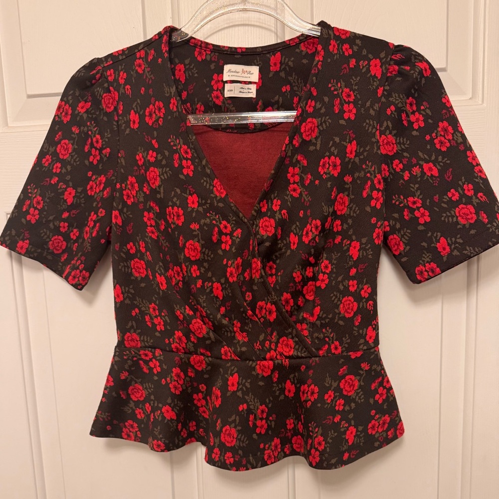 Meadow Rue by Anthropologie Black and Red Floral Peplum Top Sz XXS